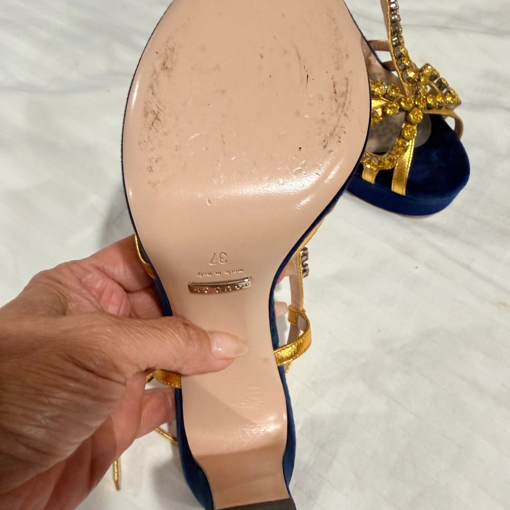 Gucci Zephyra Gold Crystal Blue Velvet Heels | Size 37 US 7 - Picture 5 of 15